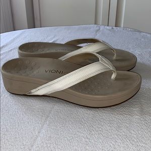 Vionic High Tide Platform Sandal size 9.5